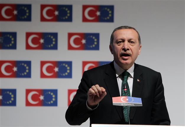 Turkish PM shelves mall plan on Gezi Park, wants end to protests