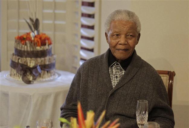 Nelson Mandela back in hospital in serious but stable condition