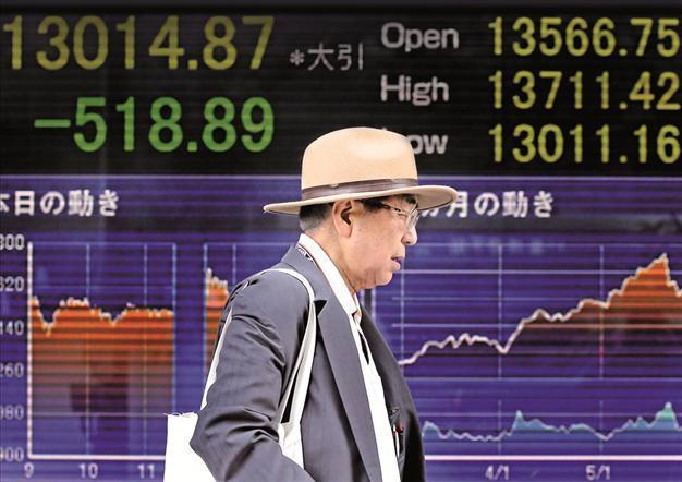 Japan current surplus doubles as income, exports increase
