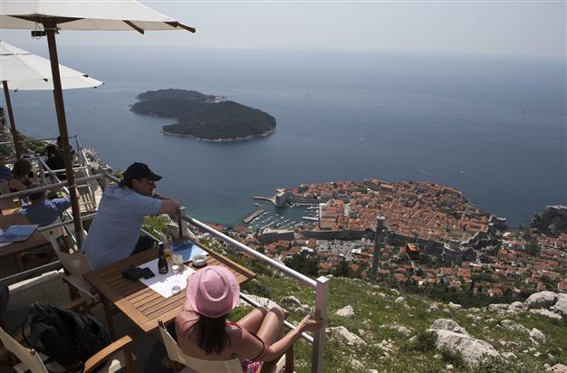 Croatias Dubrovnik votes on golf, real estate project