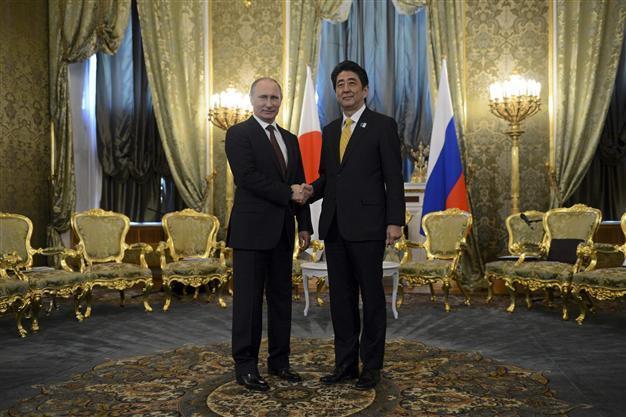 Russia, Japan to reopen talks on islands dispute