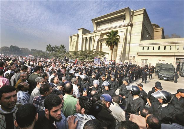 Egypt court rules Senate, constitution panel invalid