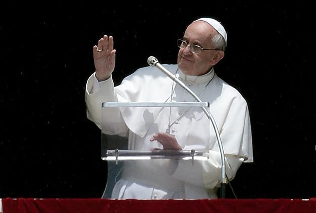 Pope admits gay lobby in Vatican hierarchy