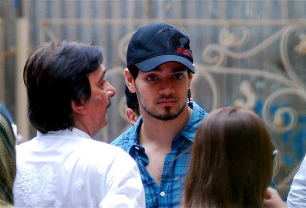Bollywood star Khans boyfriend remanded over suicide