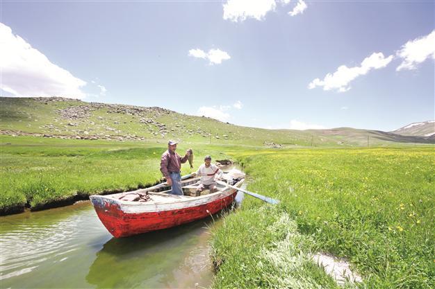 Highest altitude lake in Turkey offers amazing tourist attractions