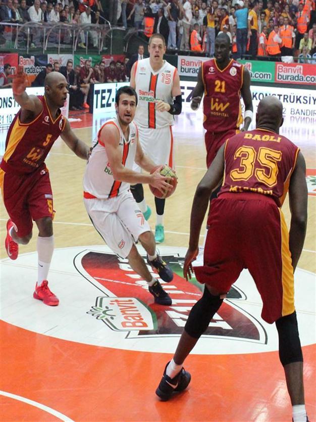 Banvit ends Galatasaray’s winning streak, survives in TBL finals