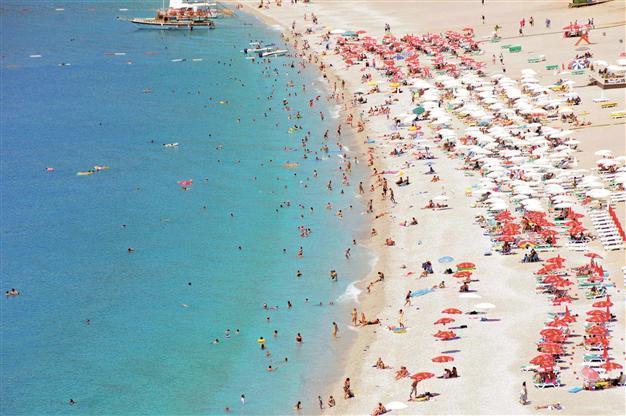 Troubled tourism sector sets hopes on Ramadan