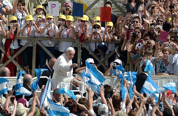 Pope condemns Bangladesh slave labour after tragedy