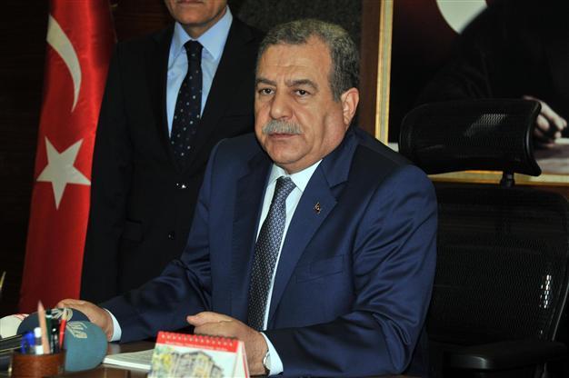 We won’t intervene in ‘standing man’ protest, unless it breaks public order: Turkish minister
