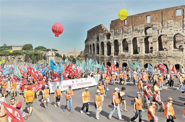 Tens of thousands rally in Rome against joblessness