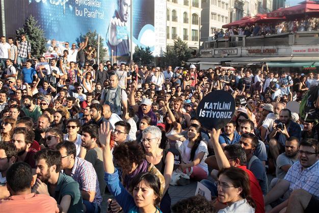 Extreme police measures mark protest of court ruling on Sarısülüks killing