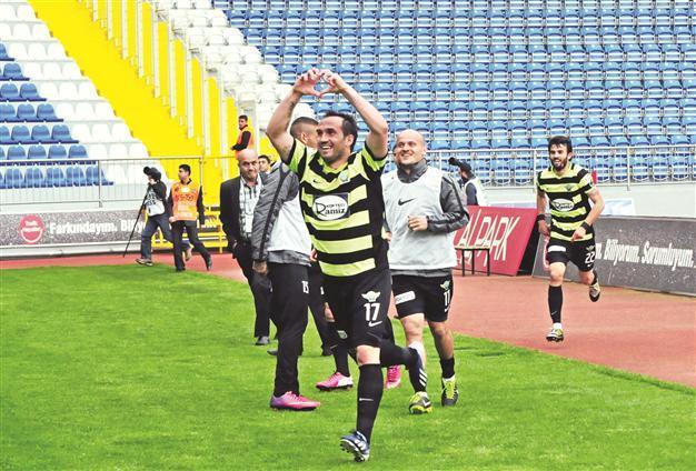 ‘Greek god’ Gekas saves Turkish team