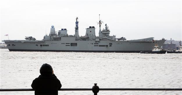 Former UK aircraft carrier towed to Turkey for scrap