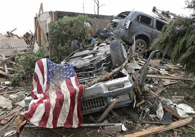 More than 100 survivors pulled from Oklahoma tornado debris as toll falls