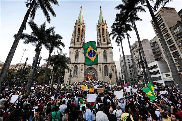 Sao Paulo, Rio officials suspend subway, bus fare hike that sparked nationwide protests
