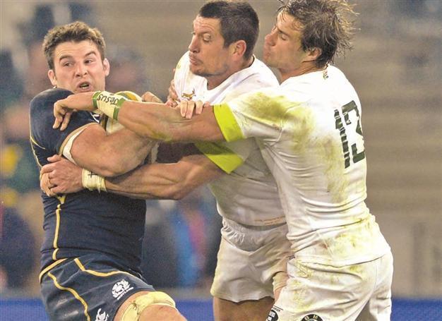 Heathcote back at flyhalf for Scotland