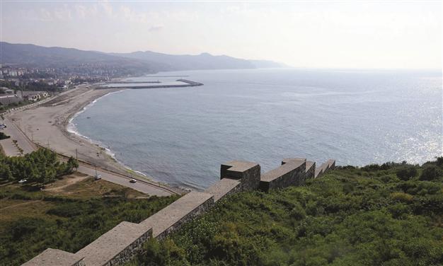 Sunken ships seen in ancient city of Tieion