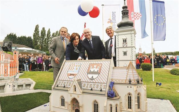 Croatia to become EU’s 28th member as Turkey still waits