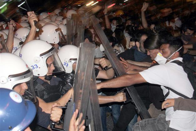 Clashes erupt during Gezi protests in Mersin on the sidelines of Med Games closing event