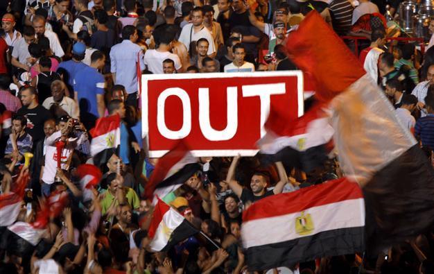 Egypts Morsi faces deadline from opposition, army