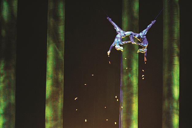A performer dies in Cirque du Soleil show