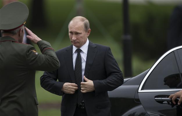Putin urges gas exporters to adopt single pricing model