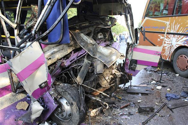 Eight dead, 27 injured in Ukraine bus crash