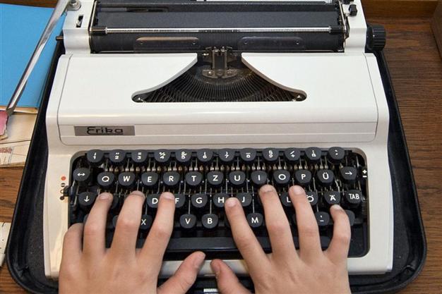 Snowden scandal brings back the typewriter in Russia
