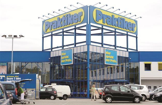 German Praktiker reviews units to file for insolvency