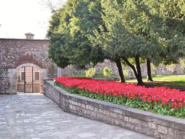 Topkapı gardens to again carry fragrance of Ottomans