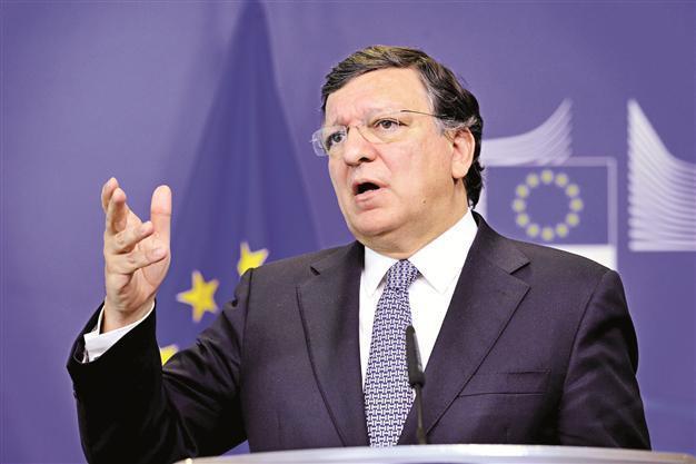 France and Spain miss deficit goals, EU to focus on growth
