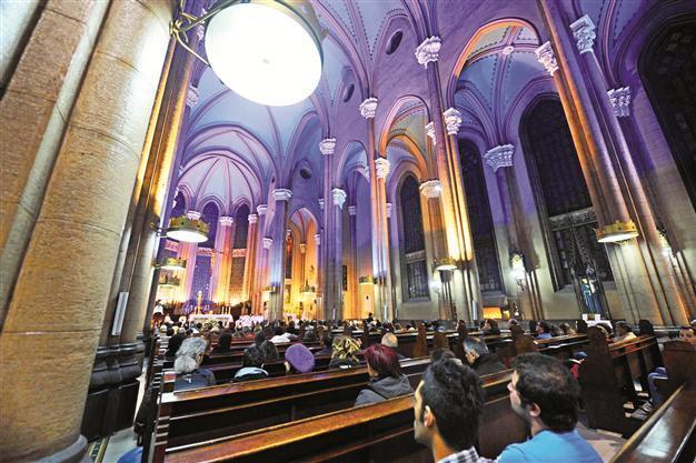 State to cover lighting costs of churches, synagogues