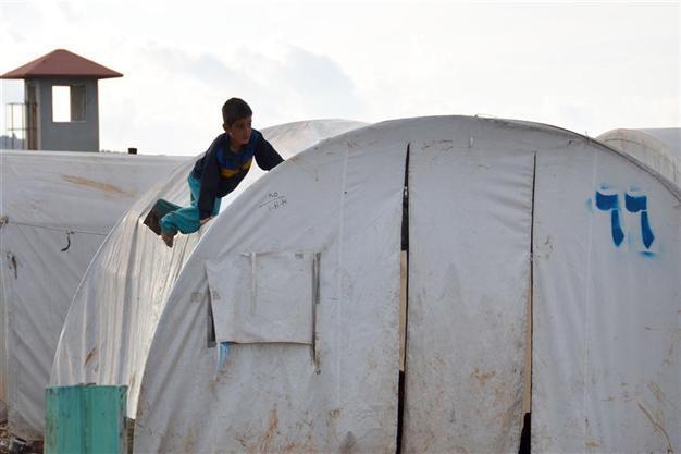 Fire kills one child, severely injures five at Syrian refugee camp