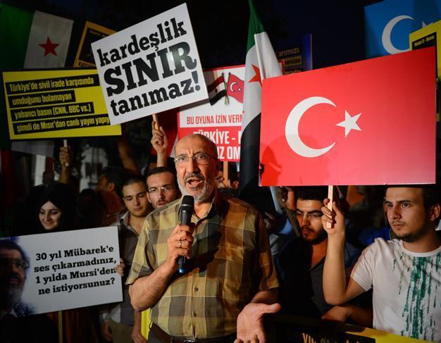 Morsi supporters rally in Istanbul