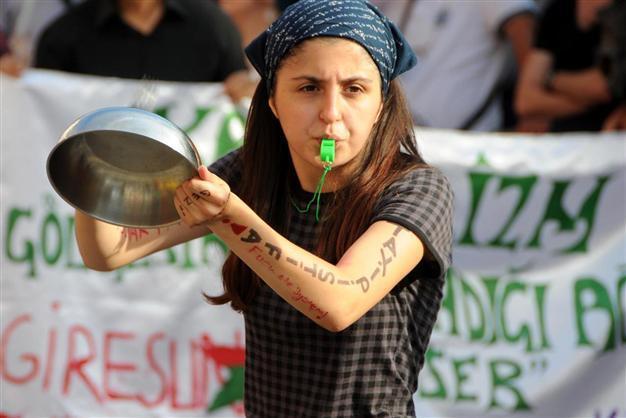 Seven fined for pan banging in southern province of Antalya