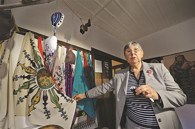 Renowned poet’s daughter-in-law preserves old art of fabric printing