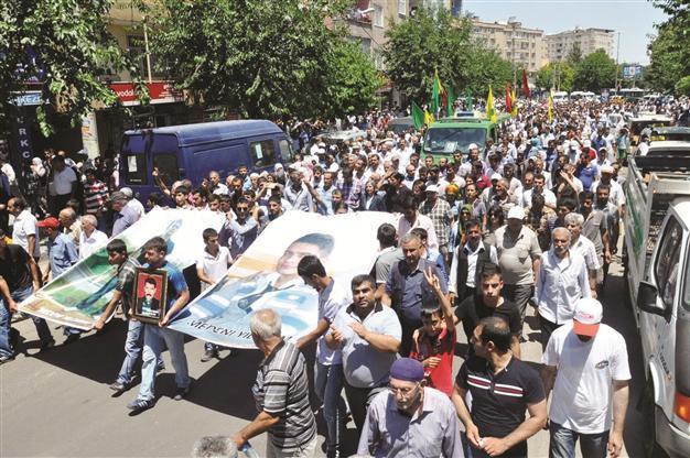 Turkish government, BDP in bid not to allow halt in peace process