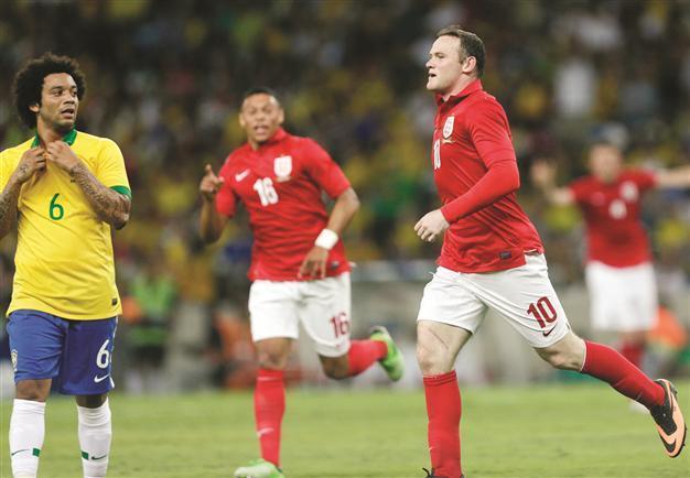 Rooney’s fate stays in focus as Moyes era starts in Asia