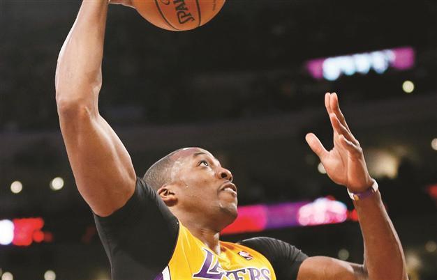 Lakers mull over backup options following Howard’s exit