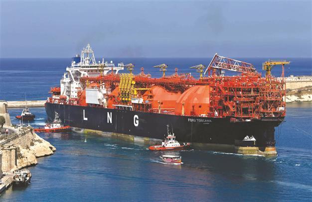 Short-term LNG deals cut energy prices: Analysts