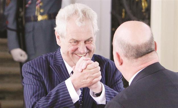 Czech president appoints new government