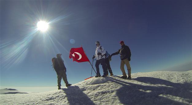 US envoy gives peace message after his journey to the summit of Mount Ağrı