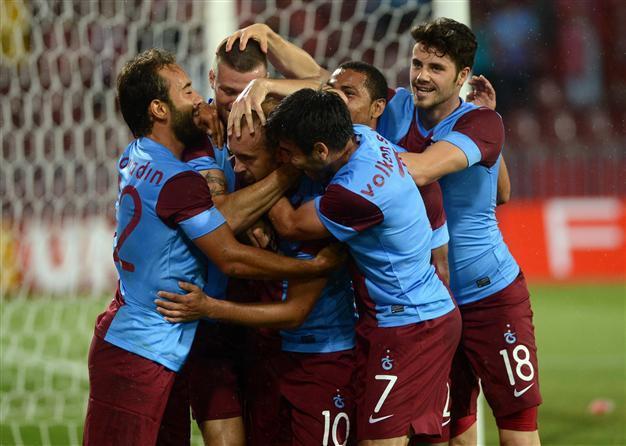 Fervor, doubt and relief in Trabzonspors Europa League debut against Derry City
