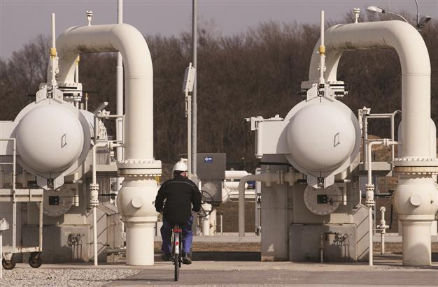 Azeri gas deal inked for Greek section