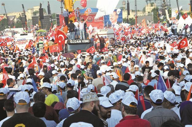 Hang flags, ruling AKP tells 8.5 million members