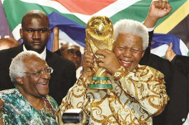 Don’t ‘besmirch’ Mandela’s name, Tutu to feuding family