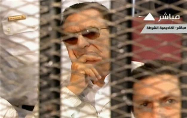 Egypts Hosni Mubarak back in court days after his successor toppled