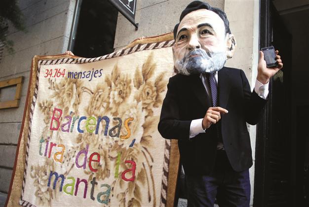 Spanish PM refuses to step down in slush fund scandal