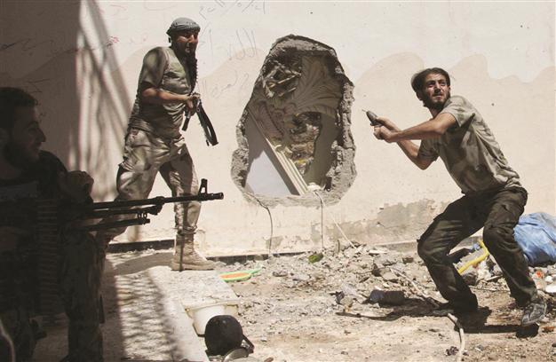Shelling, air raids kill 29 in Syria’s northwest: NGO