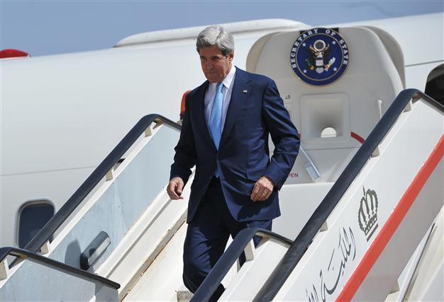 Kerry in region with peace talks on agenda